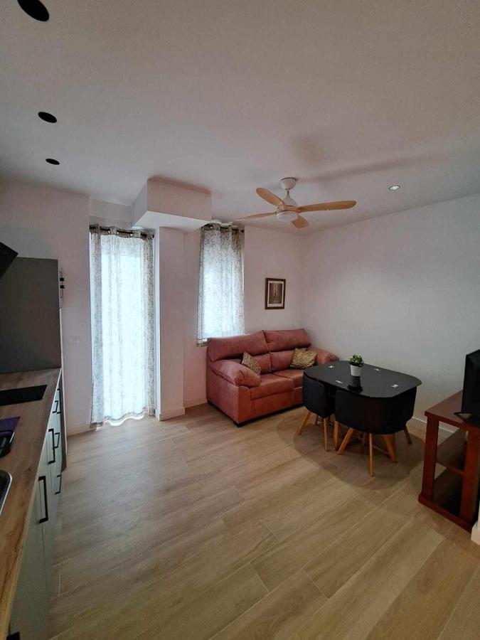 Piso Jaen Parqueアパートメント エクステリア 写真
